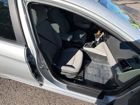 Used 2018 Hyundai Elantra SEL FWD image 12
