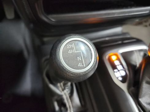 Used 2020 Jeep Wrangler Unlimited Sahara AWD/4WD image 13