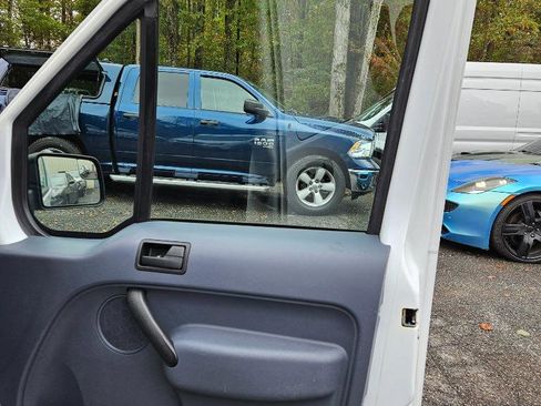 Used 2013 Ford Transit Connect XLT image 29
