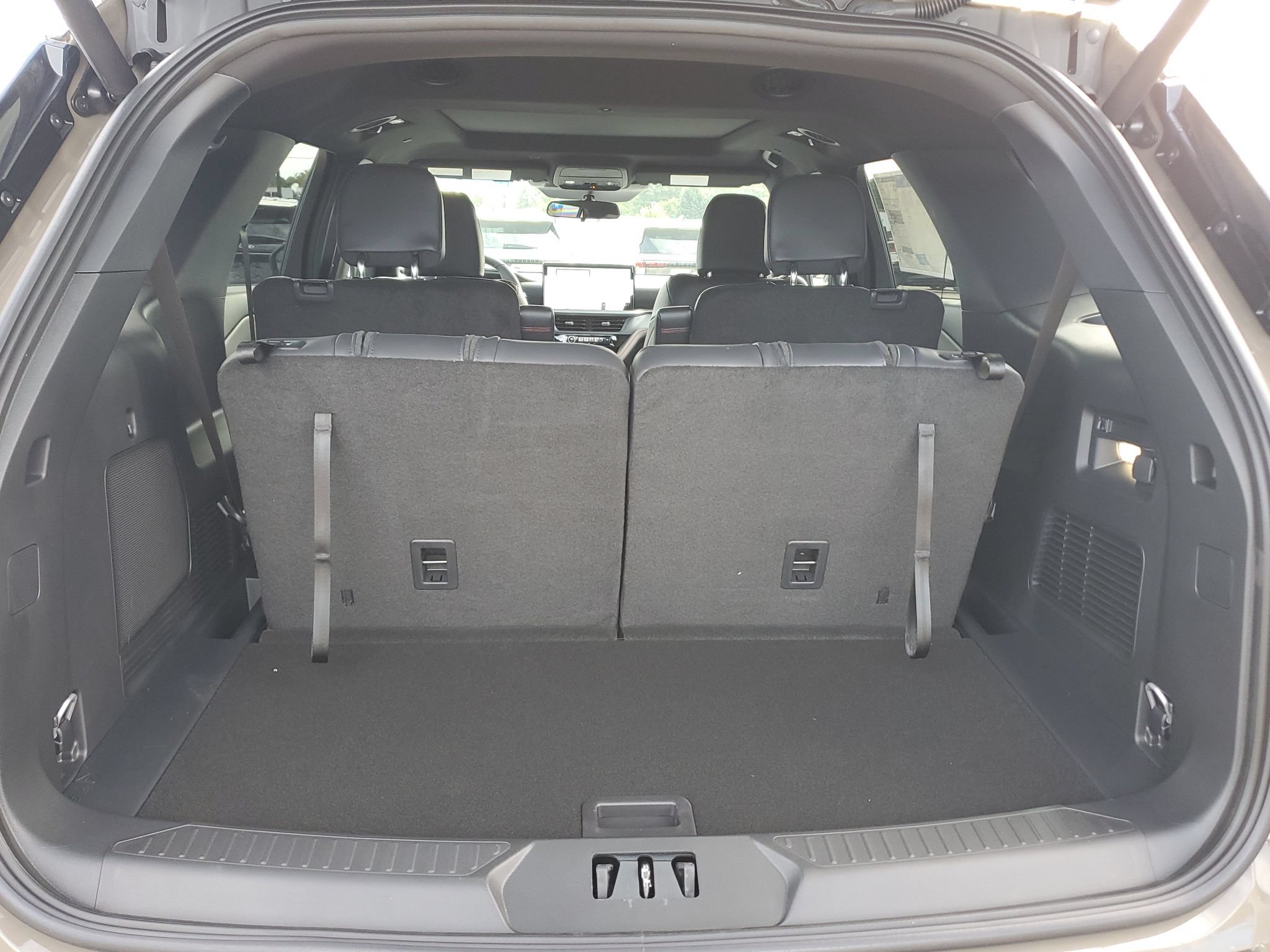 New 2027 Ford Explorer ST-Line AWD/4WD image 8