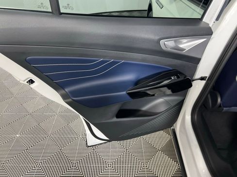 Used 2024 Volkswagen ID.4 Pro S image 28