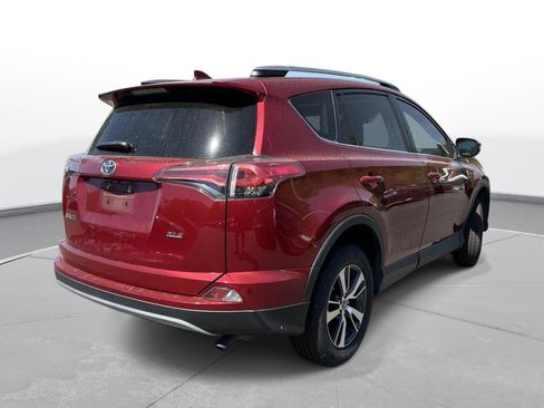 Used 2018 Toyota RAV4 XLE FWD image 6