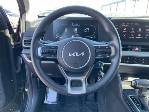 Used 2025 Kia Sportage LX image 27