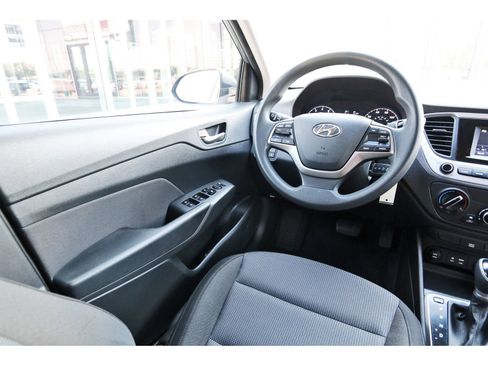 Certified 2022 Hyundai Accent SE FWD image 10