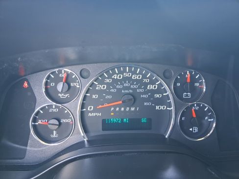 Used 2022 Chevrolet Express 2500 w/ Driver Convenience Package RWD image 12
