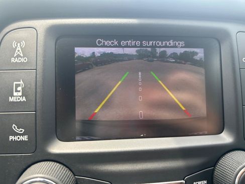 Used 2018 Jeep Compass Latitude FWD image 15