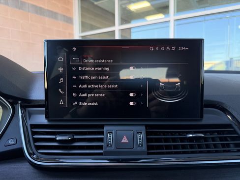 Used 2023 Audi Q5 2.0T Prestige w/ Prestige Package image 26