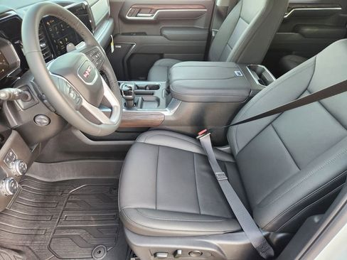 New 2026 GMC Sierra 1500 SLT image 8