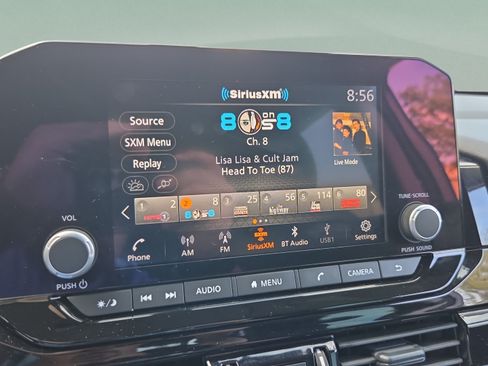 Used 2025 Nissan Pathfinder SV FWD image 19