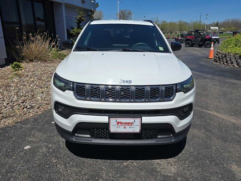Used 2024 Jeep Compass Latitude AWD/4WD image 9