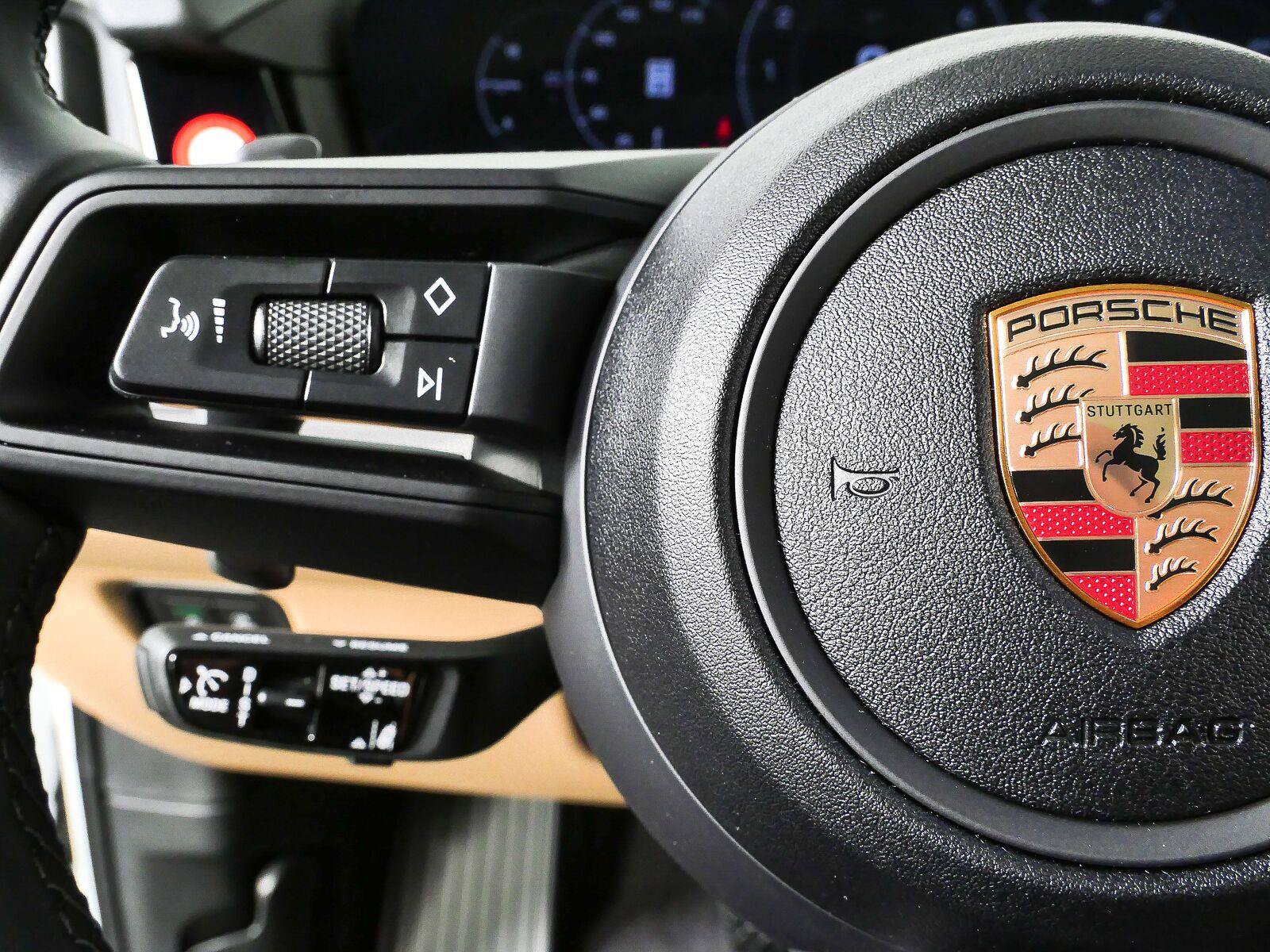 New 2026 Porsche Cayenne Coupe AWD/4WD image 11