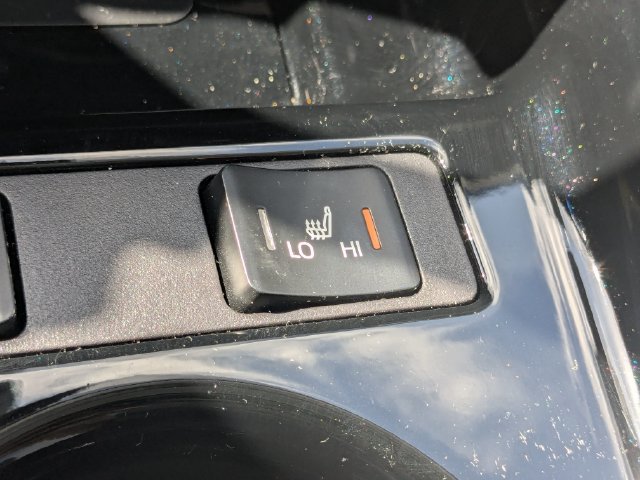 Used 2022 Toyota Prius Limited FWD image 21