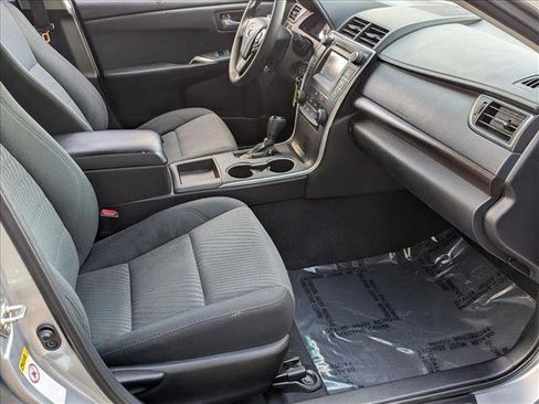 Used 2015 Toyota Camry LE image 21