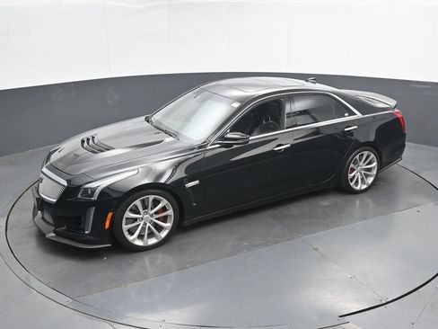 Used 2018 Cadillac CTS V w/ Carbon Fibre Package RWD image 39