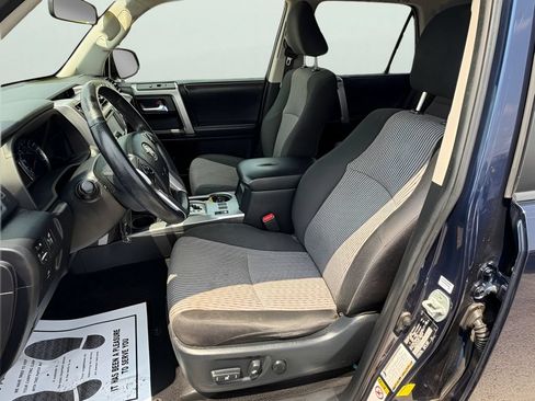 Used 2018 Toyota 4Runner SR5 AWD/4WD image 14