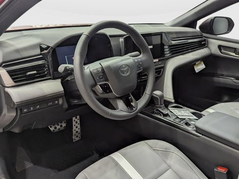 Used 2026 Toyota Camry SE w/ Convenience Package FWD image 7