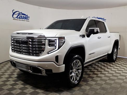 Used 2024 GMC Sierra 1500 Denali w/ Technology Package AWD/4WD image 6