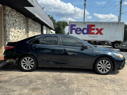 Used 2016 Toyota Camry XLE w/ Moonroof Package FWD image 8