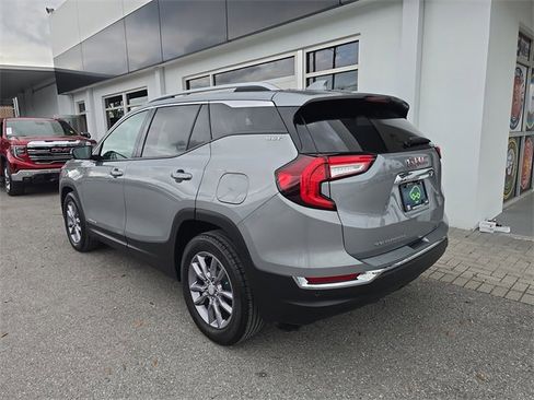 Certified 2023 GMC Terrain SLT w/ Infotainment Package II image 5