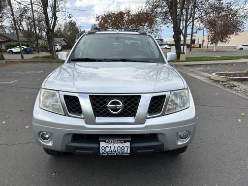 Used 2014 Nissan Frontier PRO-4X w/ Pro-4x Luxury Package image 4
