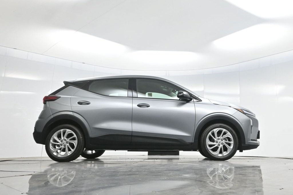 Used 2027 Chevrolet Bolt LT w/ Comfort Package FWD image 64