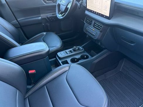 Used 2025 Ford Maverick Lobo AWD/4WD image 15