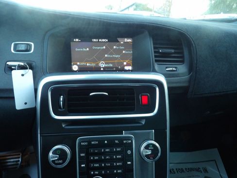 Used 2017 Volvo S60 T6 R-Design Platinum image 8