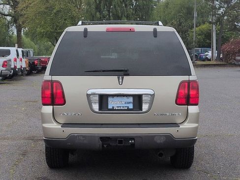Used 2004 Lincoln Navigator Luxury AWD/4WD image 4