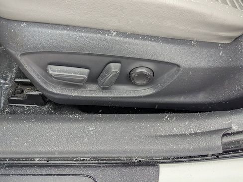 Used 2023 Toyota Camry SE image 16