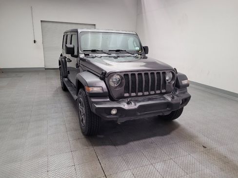 Used 2018 Jeep Wrangler Unlimited Sport S AWD/4WD image 14