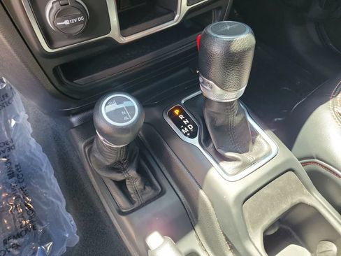 Used 2023 Jeep Gladiator Sport AWD/4WD image 21