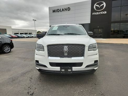 Used 2023 Lincoln Navigator Reserve AWD/4WD image 2