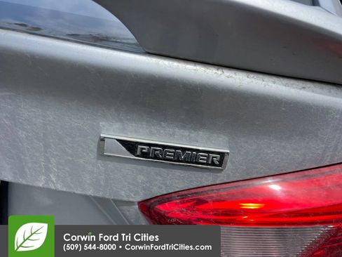 Used 2018 Chevrolet Cruze Premier w/ Enhanced Convenience Package FWD image 19