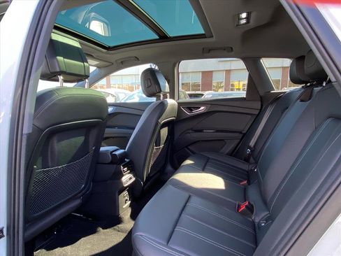 Used 2023 Audi Q4 e-tron Premium w/ Convenience Package image 17