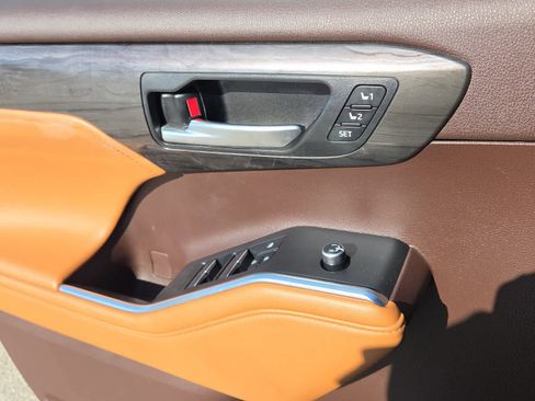 Used 2022 Toyota Highlander Platinum image 20