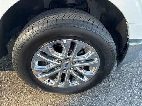 Used 2025 Ford F150 Lariat w/ Equipment Group 501A Mid image 17