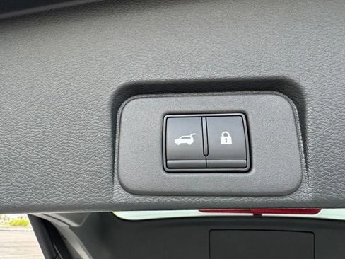 Used 2025 Nissan Rogue SV w/ SV Premium Package AWD/4WD image 24