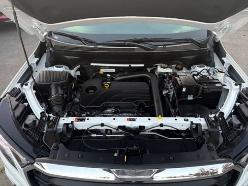 Used 2024 GMC Terrain SLE image 31