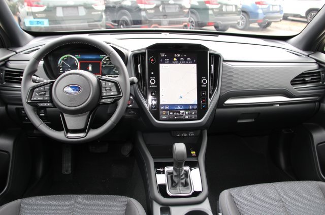 Used 2025 Subaru Forester Premium AWD/4WD image 32