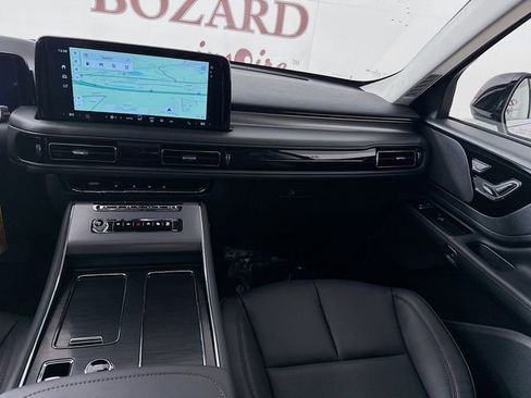 New 2026 Lincoln Aviator AWD image 25