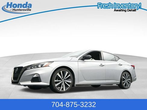 Used 2020 Nissan Altima 2.5 SR w/ Premium Package FWD image 22