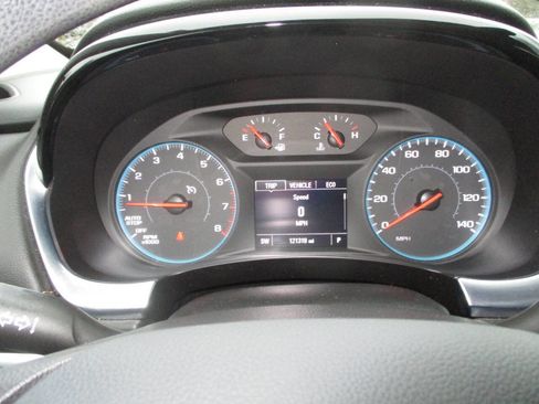 Used 2020 Chevrolet Traverse LS image 13