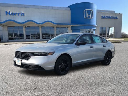 New 2025 Honda Accord SE image 2