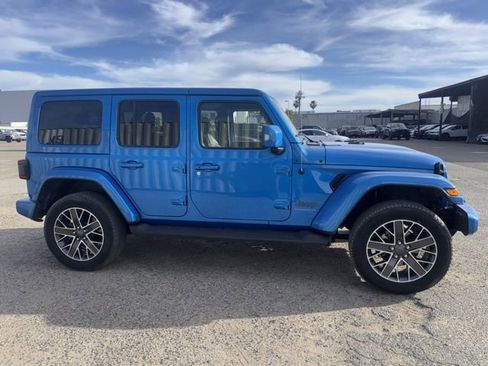 Used 2023 Jeep Wrangler Unlimited Sahara AWD/4WD image 4