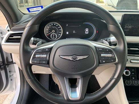 Used 2024 Genesis G70 2.5T image 12