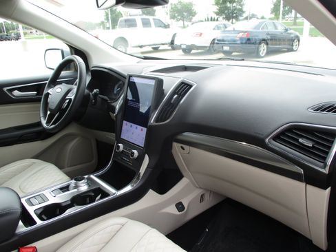 Used 2024 Ford Edge Titanium w/ Equipment Group 301A AWD/4WD image 41