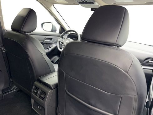 Used 2024 Nissan Rogue SV w/ SV Premium Package image 41