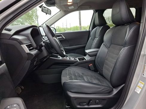 Used 2024 Mitsubishi Outlander SE AWD/4WD image 14