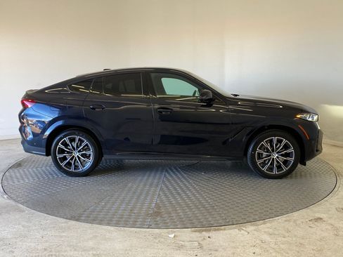 Certified 2025 BMW X6 xDrive40i image 8