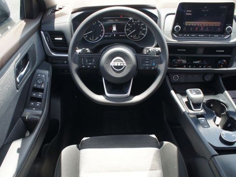 Used 2023 Nissan Rogue SV AWD/4WD image 5